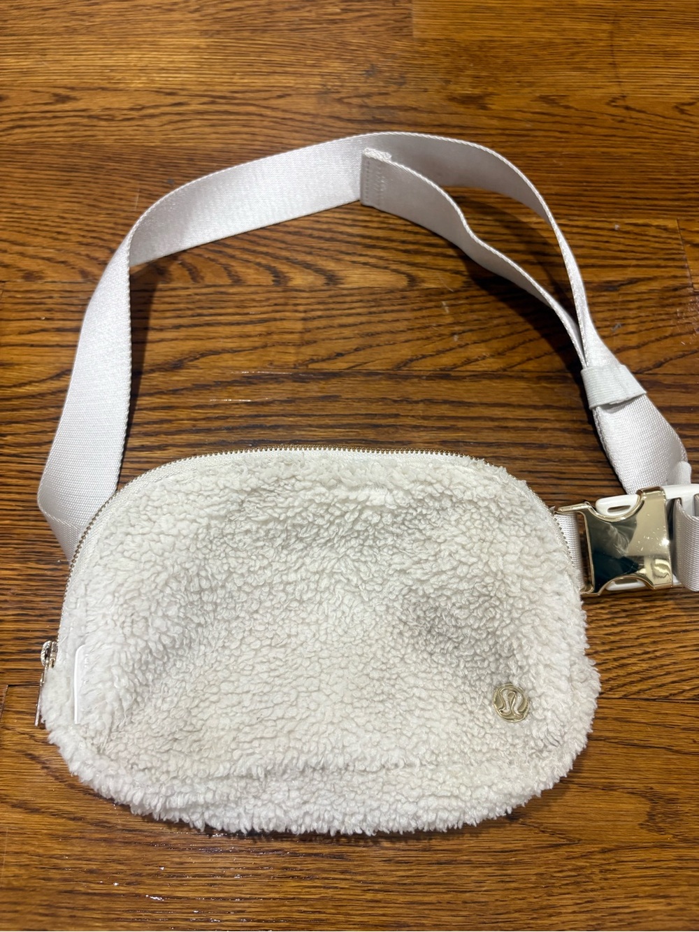 Lululemon Everywhere Fur Belt Bag Ivory White Sherpa Fleece Zip Fanny Pack Fuzzy